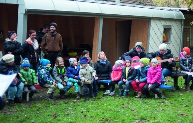 Ein neues Spielhaus für den ältesten Integrationskindergarten