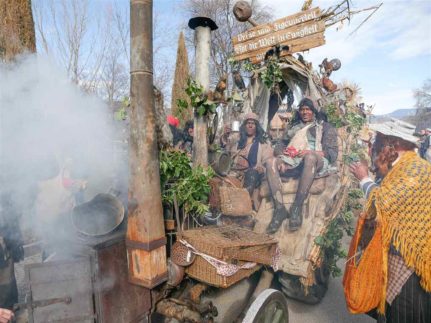 Umzug_Egetmann_Kinder_Tramin_2018_(1)