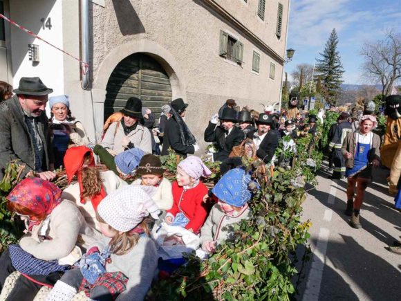 Umzug_Egetmann_Kinder_Tramin_2018_(3)