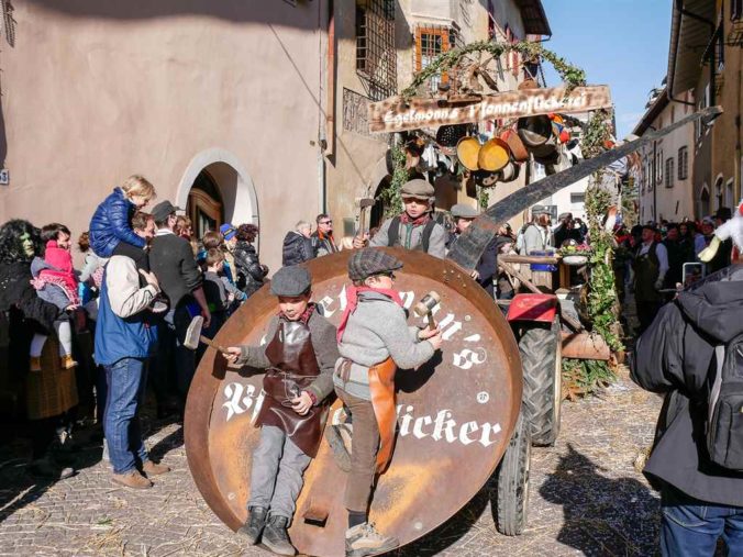 Umzug_Egetmann_Kinder_Tramin_2018_(34)