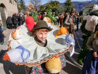 Umzug_Egetmann_Kinder_Tramin_2018_(8)