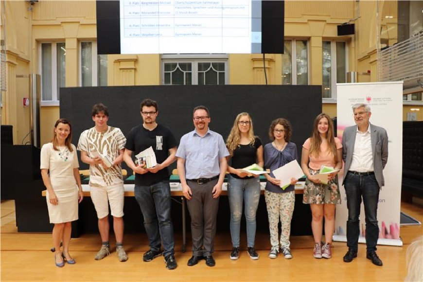 Bestplatzierten Sudtiroler Teilnehmer An Der Philosophie Olympiade Wurden Am Freitag Im Palais Widmann In Bozen Ausgezeichnet