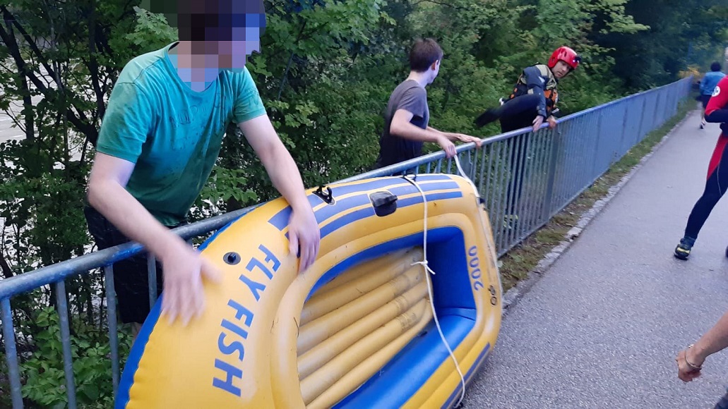Aufsehen Am Inn Kinder In Schlauchboot Gesichtet Unsertirol24