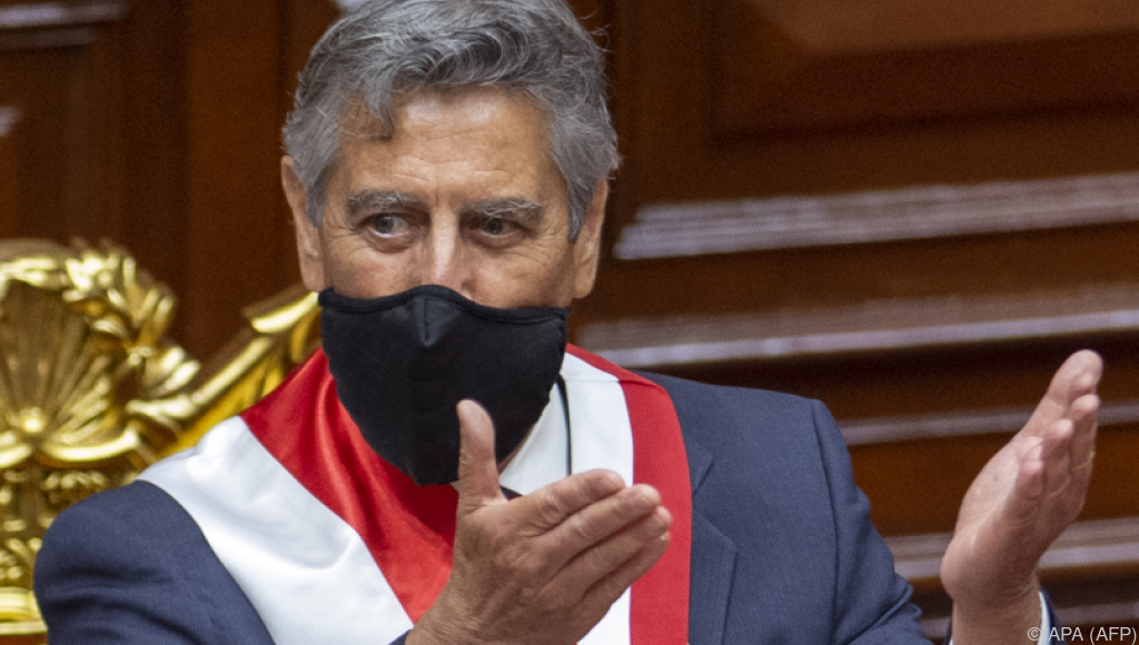 Sagasti als neuer Präsident Perus vereidigt UnserTirol24