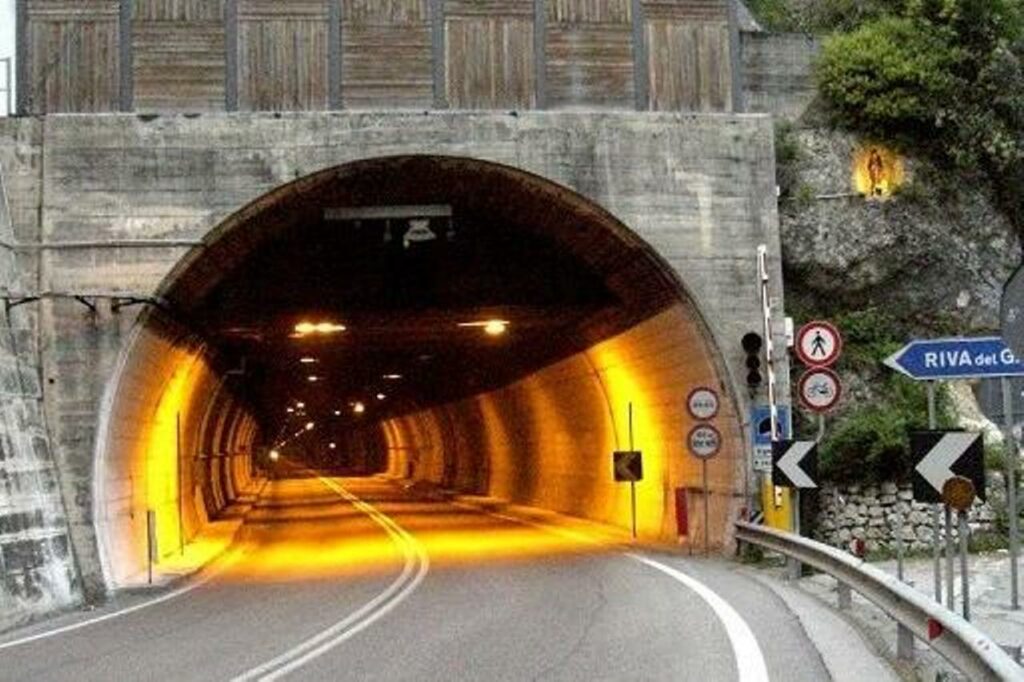 Chiusura stradale notturna in val di Ledro UnserTirol24