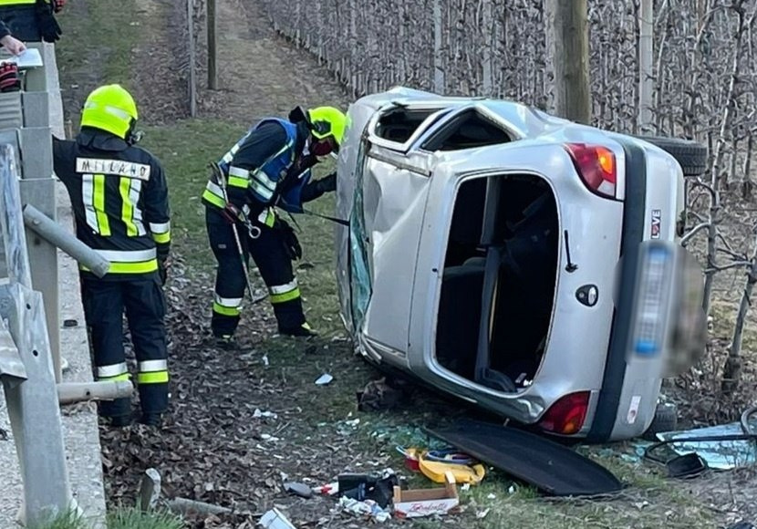 Ein Pkw Mit Servolenkung Ist Liegengeblieben