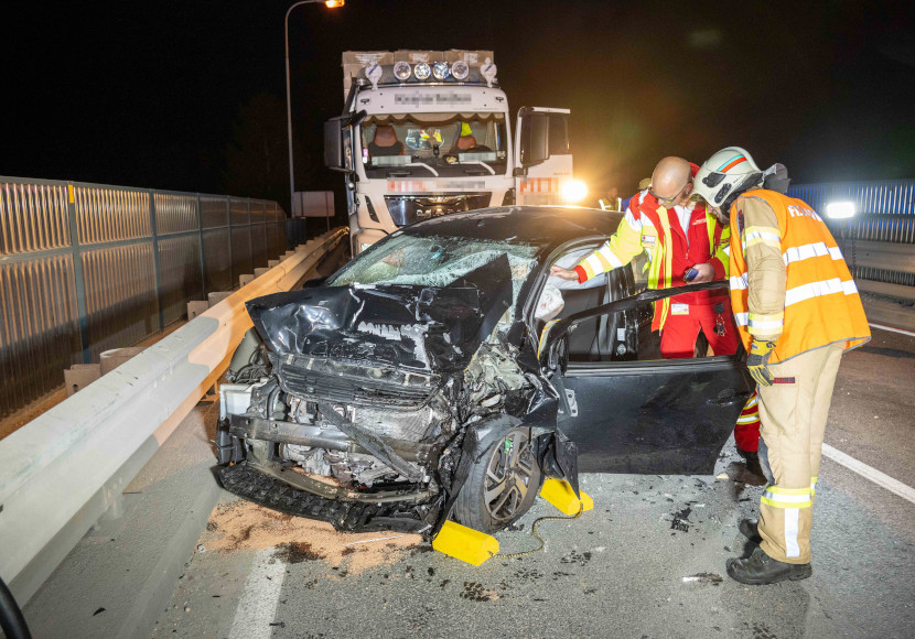 Pkw Prallt Frontal Auf Lkw - UnserTirol24