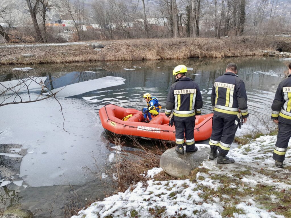 Hund in Teich eingebrochen tot UnserTirol24