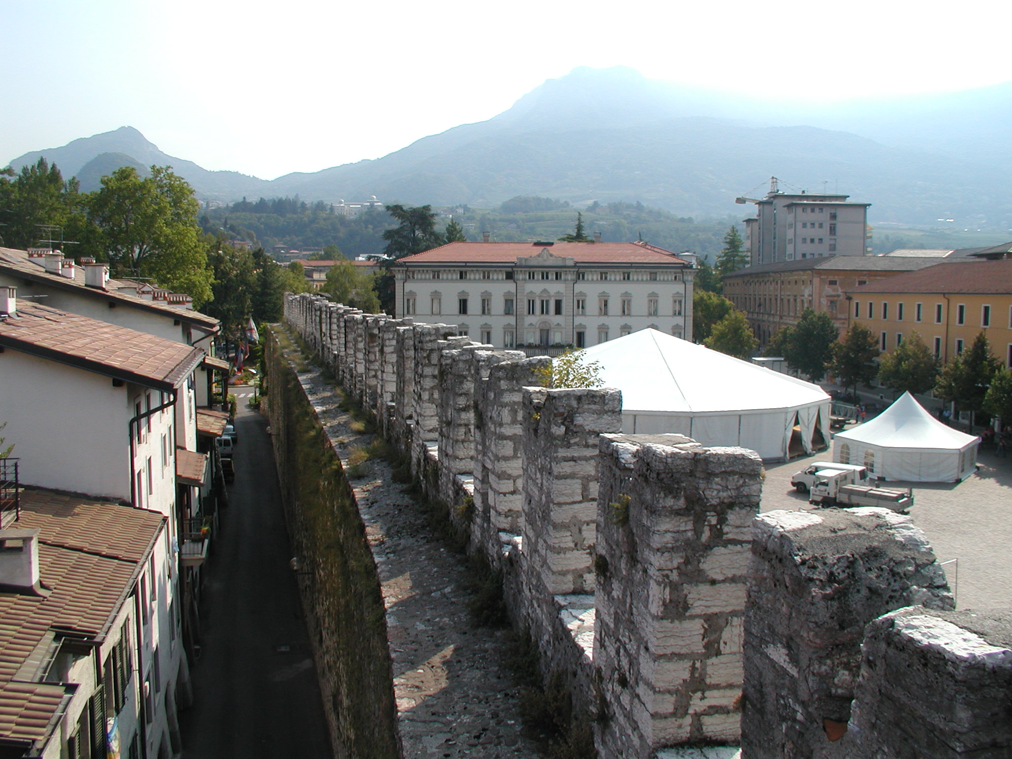 Trento, Restauro Delle Mura Di Piazza Fiera - UnserTirol24