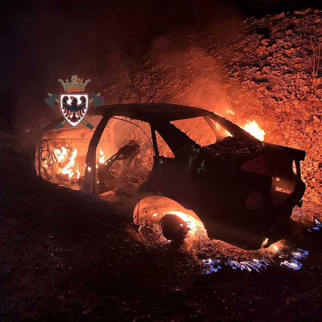 Automobile in fiamme UnserTirol24