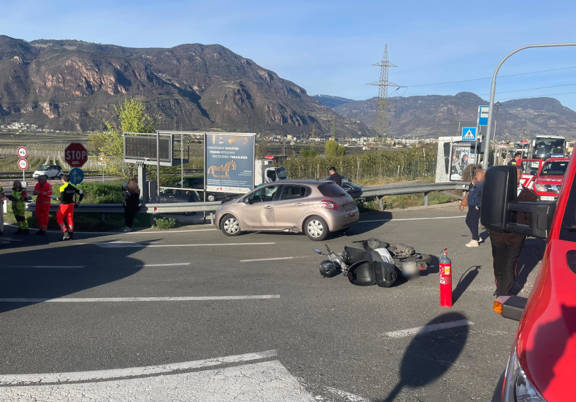 Motorrad Kollidiert Mit Auto - UnserTirol24