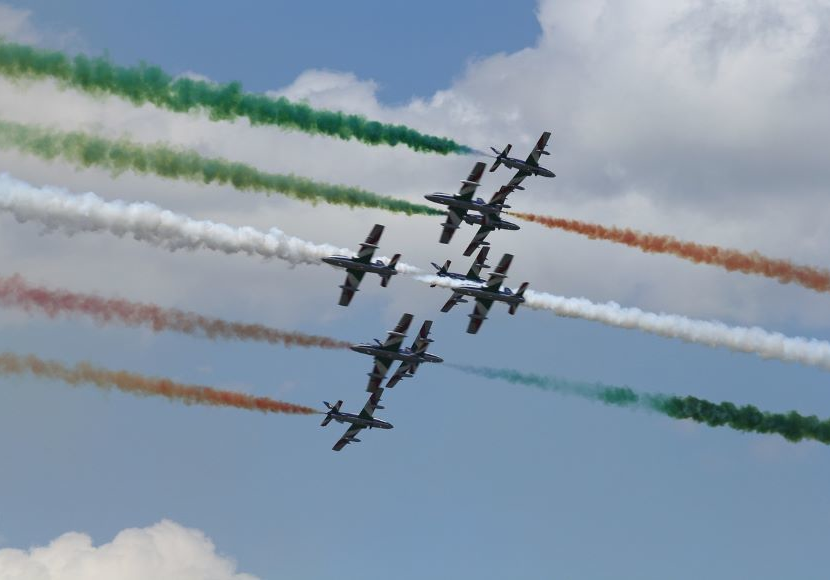 Frecce Tricolori Schauspiel Der R Cksichtslosigkeit Am Himmel Ber Bozen Unsertirol