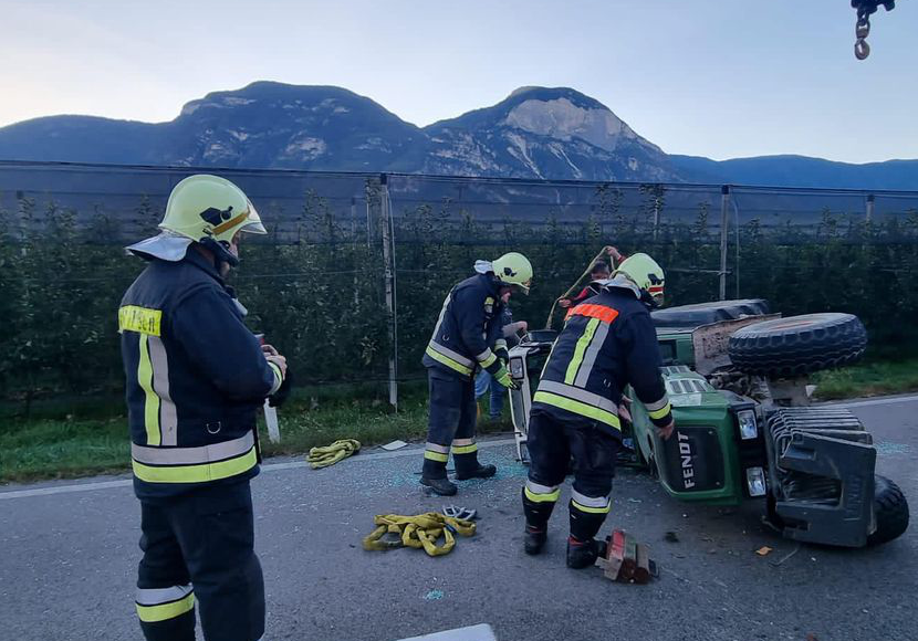 Unterland Traktor überschlägt Sich Unsertirol24