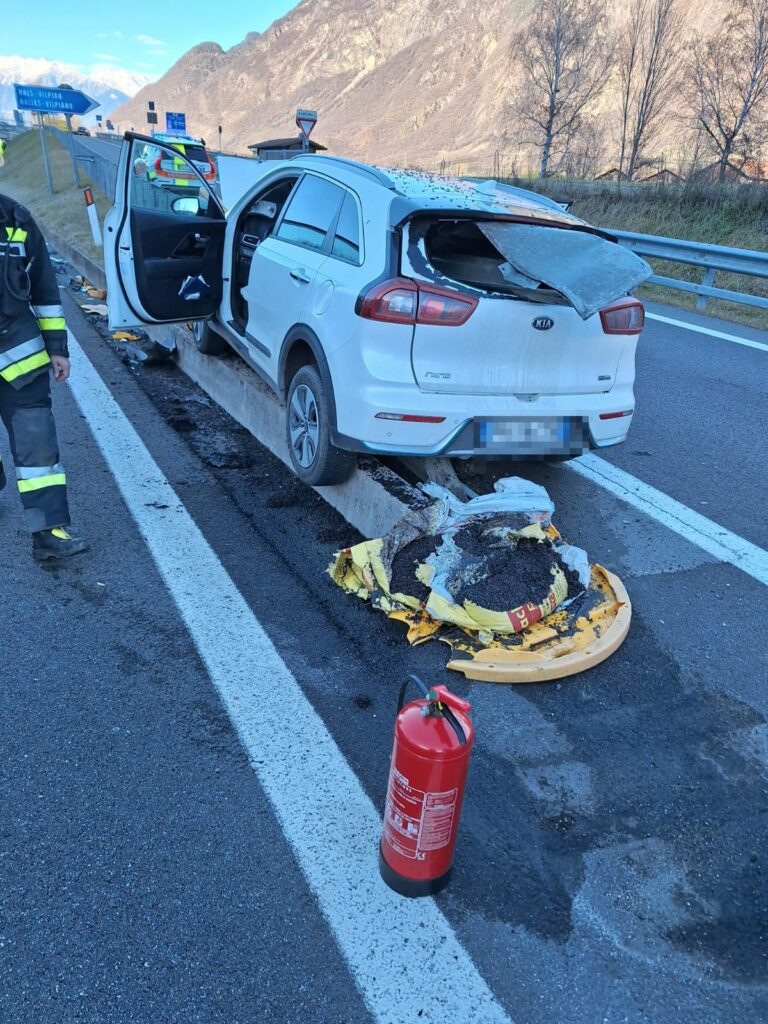 Auto Fährt Gegen Leitplanke Mann Erheblich Verletzt Unsertirol24 1900